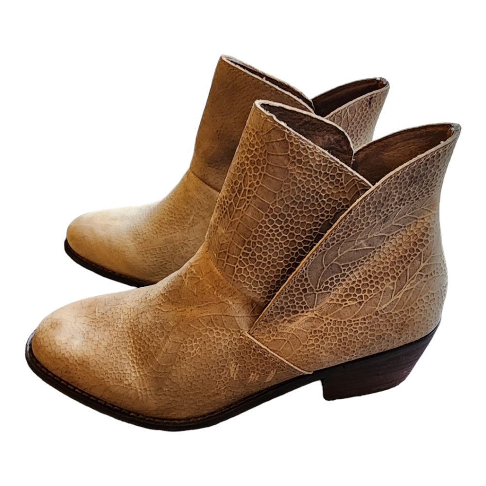 Adam Tucker Distressed Brown Leather Textured Zeus Ankle Boots Size 8